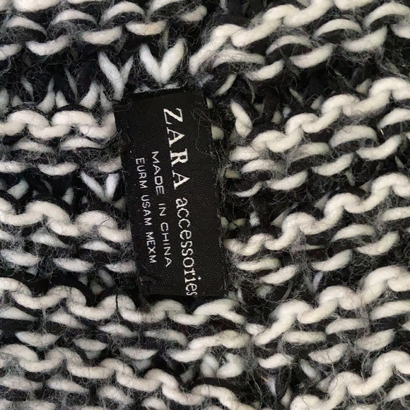 Knitted tube scarf - Picture 5 of 5